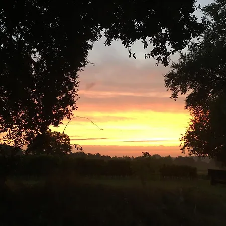 - Chateau Le Noble Appartement Saint-Germain-du-Puch