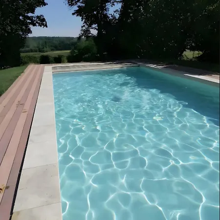 - Chateau Le Noble Saint-Germain-du-Puch