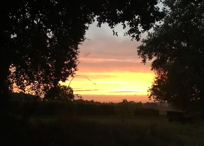 - Chateau Le Noble Apartment Saint-Germain-du-Puch